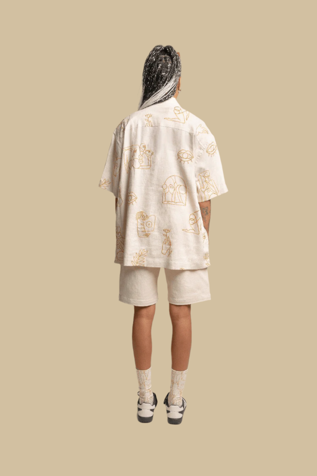 AT A GLANCE・Cargo shorts・Sand
